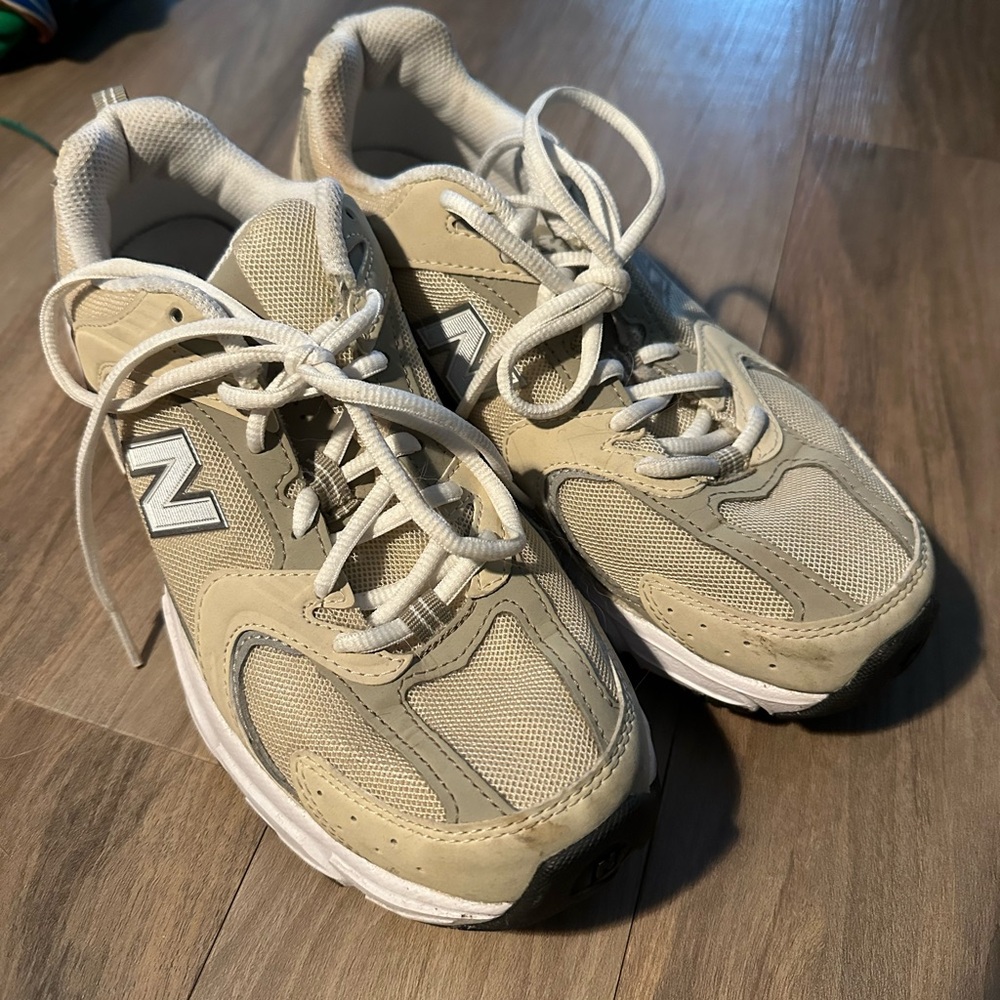 New Balance 530 in Cream